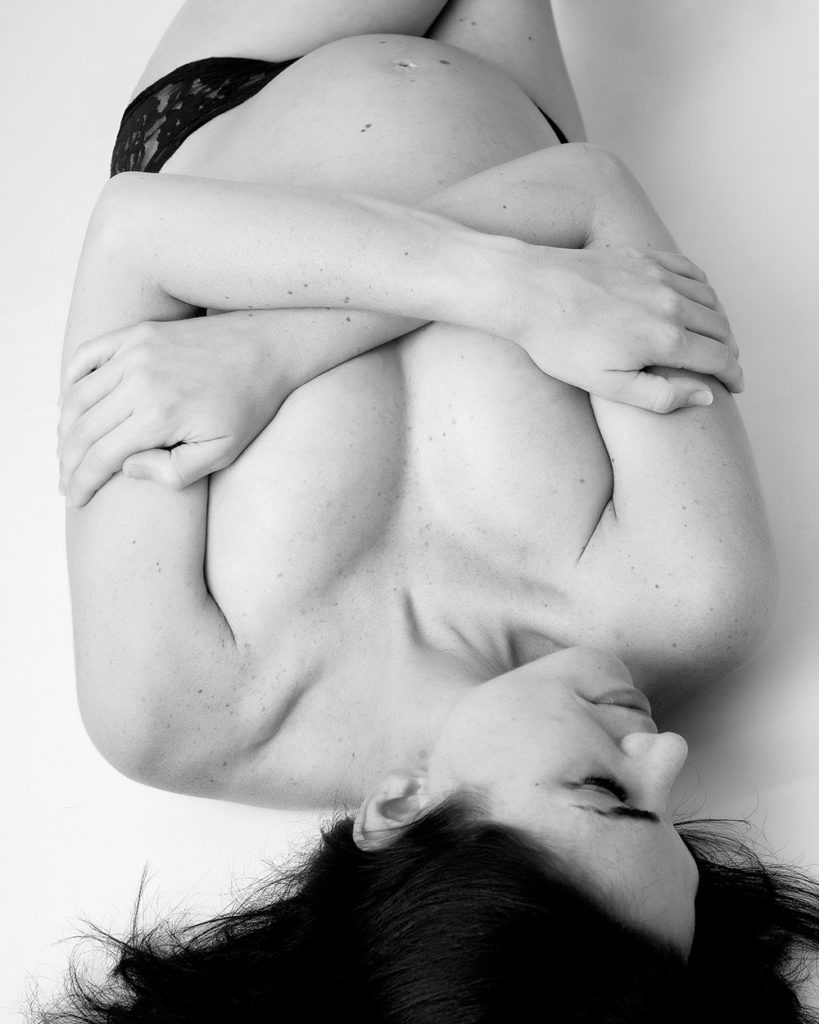 Elegant black and white maternity photography in Raleigh, North Carolina | Hush Boudoir
